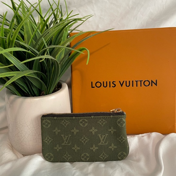 LOUIS VUITTON Authentic LOUIS VUITTON Pochette Cles  Coin Purse Khaki Canvas - Picture 2 of 6